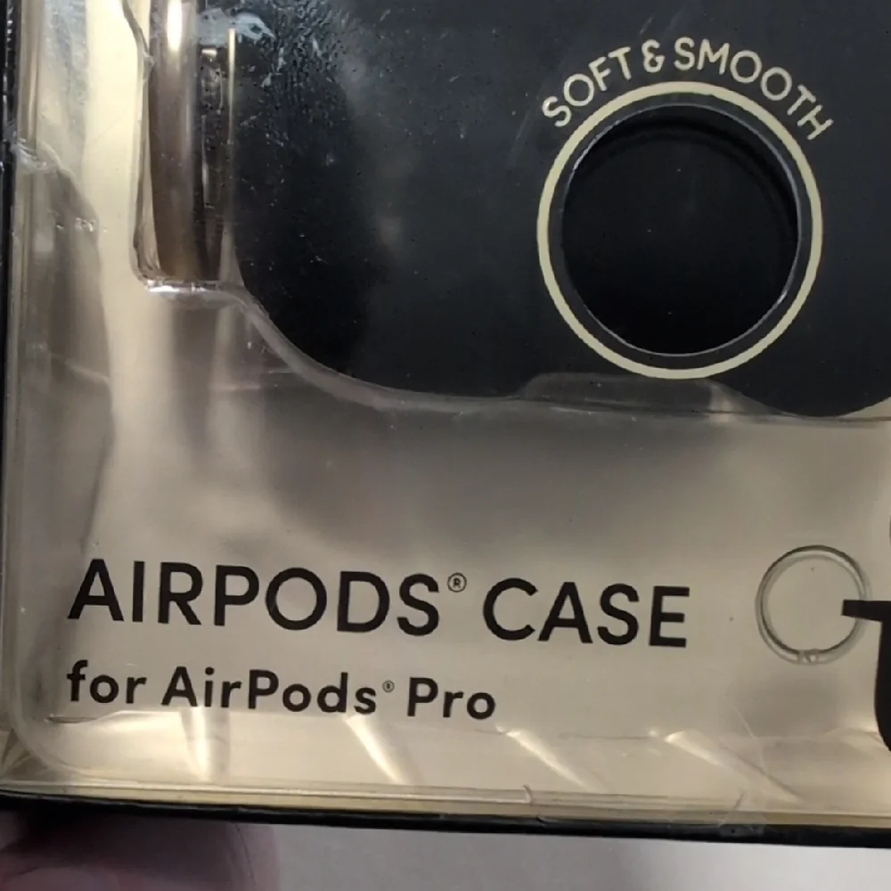 XO Poppy Midnight Black AirPods Pro Case
